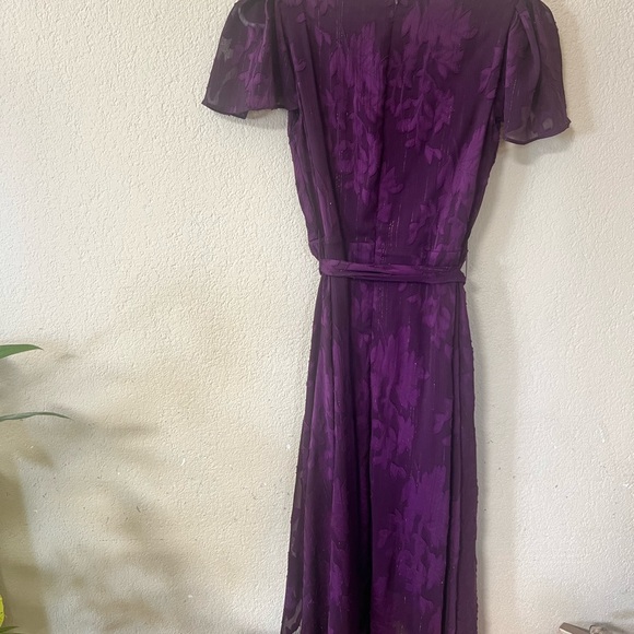 DKNY - Picture 1 of 7